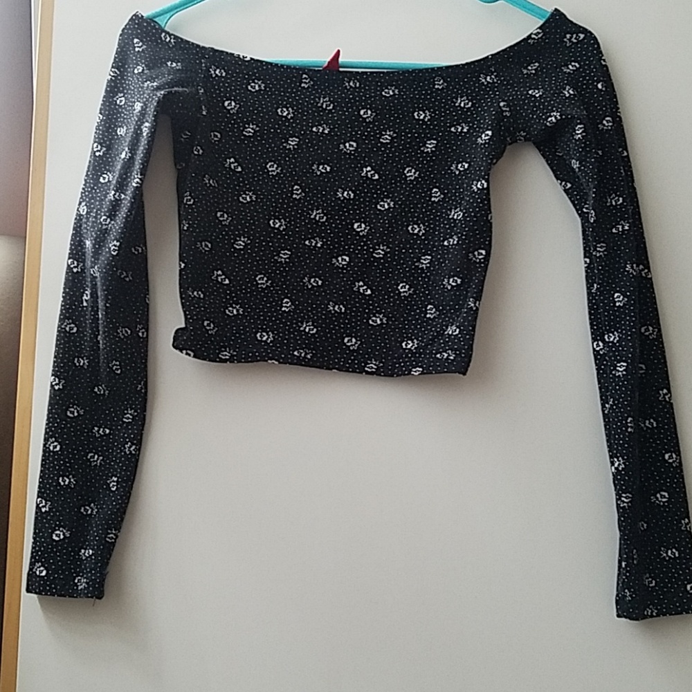 Black with white print crop top